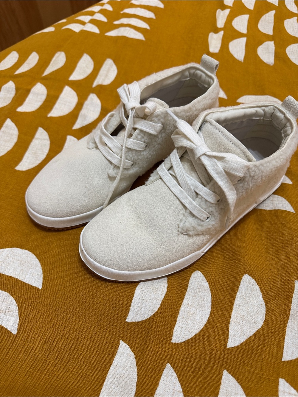Coldwater Creek Cream Low-Top Lace-Up Sneakers